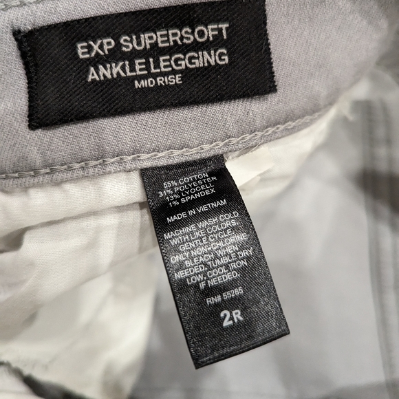 Express Size 2 Supersoft Skinny Jeans Leggings Jeggings Grey Distressed Stretchy - Picture 7 of 7